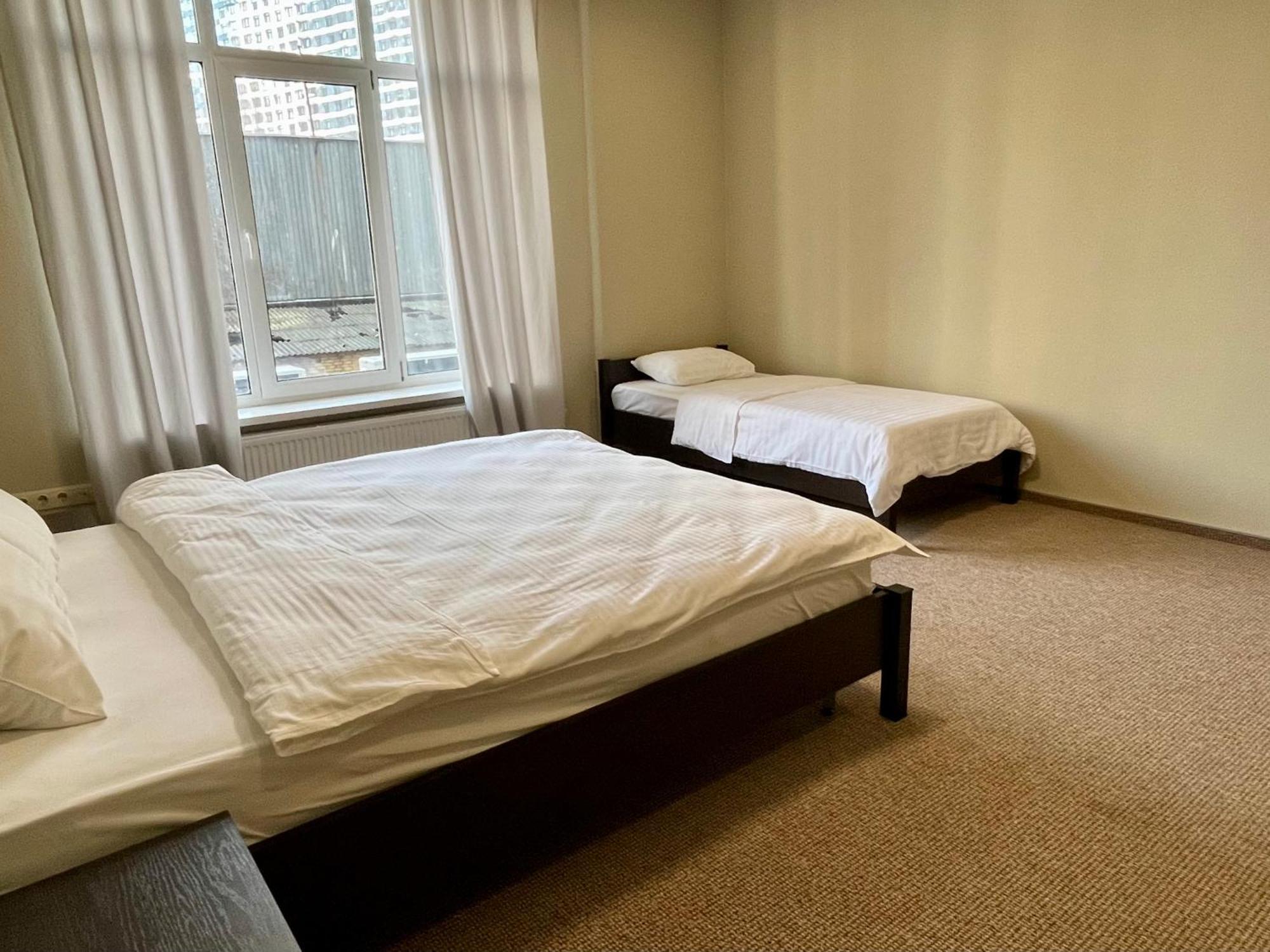 4Room Hostel Kiev Esterno foto